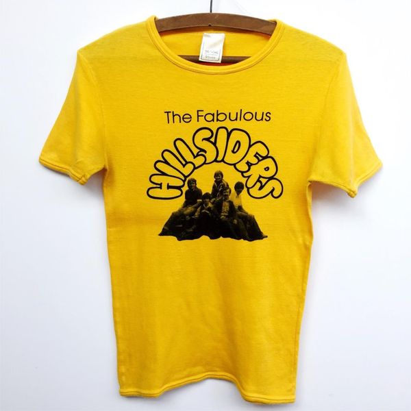 original vintage 1970s fabulous hillsiders yellow ringer t-shirt - soft jersey - size s-m men t shirt
original vintage 1970s fabulous hillsiders yellow ringer t-shirt - soft jersey - size s-m men t shirt