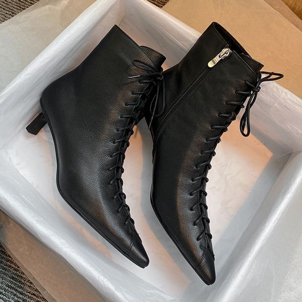 2021 fashion women ankle boots side zipper elegant thick med heels pumps dress wedding office lady shoes woman boots 39, Black 
2021 fashion women ankle boots side zipper elegant thick med heels pumps dress wedding office lady shoes woman boots 39, Black