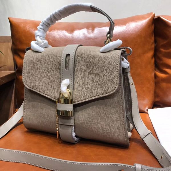 custom ladies high-end handbag 2019 designer designer shoulder bag fashion lady style leather flip lock tote bag with long shoulder strap
custom ladies high-end handbag 2019 designer designer shoulder bag fashion lady style leather flip lock tote bag with long shoulder strap