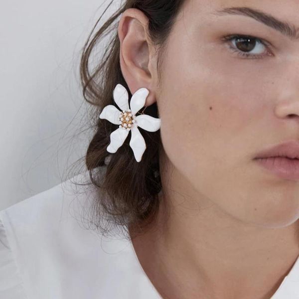 manilai asymmetric metal large flower stud earrings for women trendy metal leaf women jewelry statement big earring, Golden;silver
manilai asymmetric metal large flower stud earrings for women trendy metal leaf women jewelry statement big earring, Golden;silver