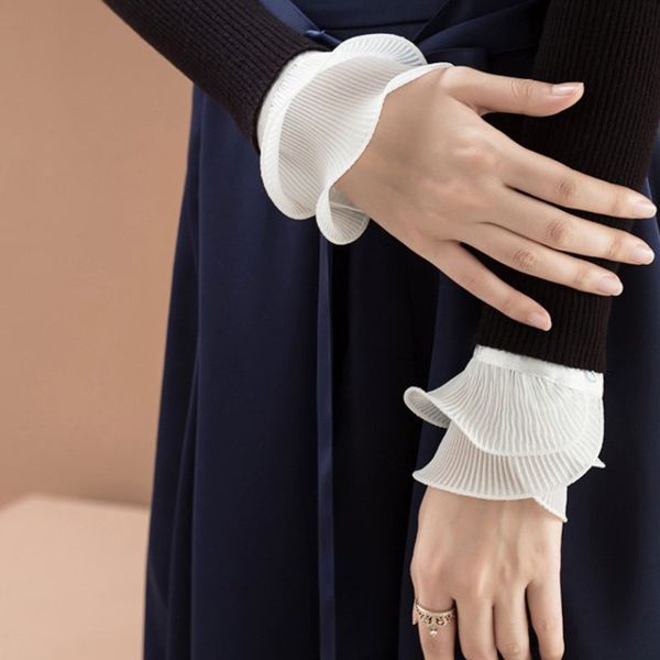 detachable shirt pleated flare sleeve false cuffs solid color pleated layered wristband decorative women clothing accessory, Blue;gray
detachable shirt pleated flare sleeve false cuffs solid color pleated layered wristband decorative women clothing accessory, Blue;gray