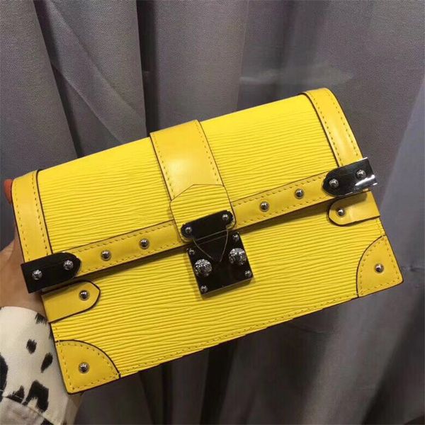 fashionable and versatile woc leather women's bag leather water ripple chain small square bag rivet single shoulder messenger ba
fashionable and versatile woc leather women's bag leather water ripple chain small square bag rivet single shoulder messenger ba