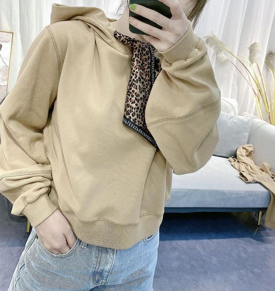 women hoodie 2020 autumn and winter new leopard print silk scarf lace hooded sweatshirt long-sleeved casual short top, Black
women hoodie 2020 autumn and winter new leopard print silk scarf lace hooded sweatshirt long-sleeved casual short top, Black