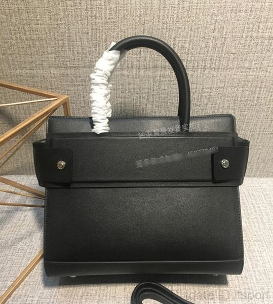 head edition luxurious2019 original layer cowhide woman package portable messenger belt decoration guangzhou
head edition luxurious2019 original layer cowhide woman package portable messenger belt decoration guangzhou