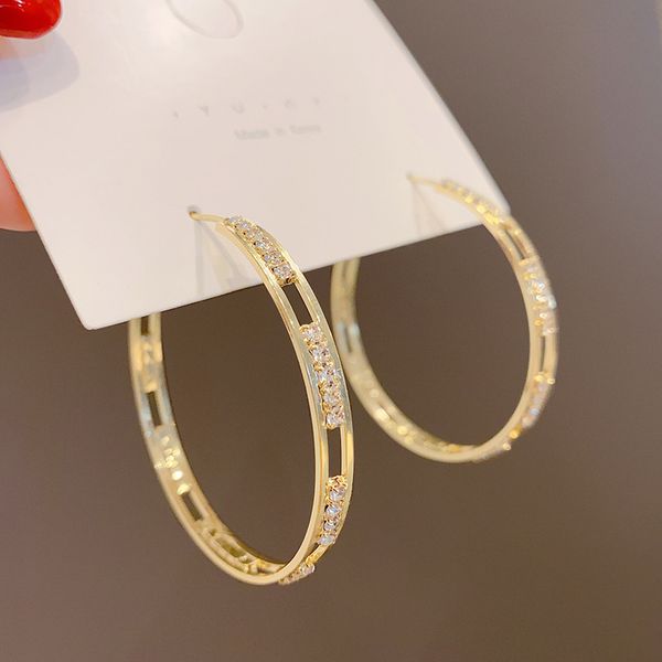 2020 fashion new gold plated round circle big hoop earrings shiny cz zircon delicate crystal earrings girl party pendientes gift, Golden;silver
2020 fashion new gold plated round circle big hoop earrings shiny cz zircon delicate crystal earrings girl party pendientes gift, Golden;silver