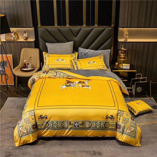 2020 new for winter luxury home textiles flannel brand hourse gold king size bedding sets duvet cover sheet and pillowcases
2020 new for winter luxury home textiles flannel brand hourse gold king size bedding sets duvet cover sheet and pillowcases