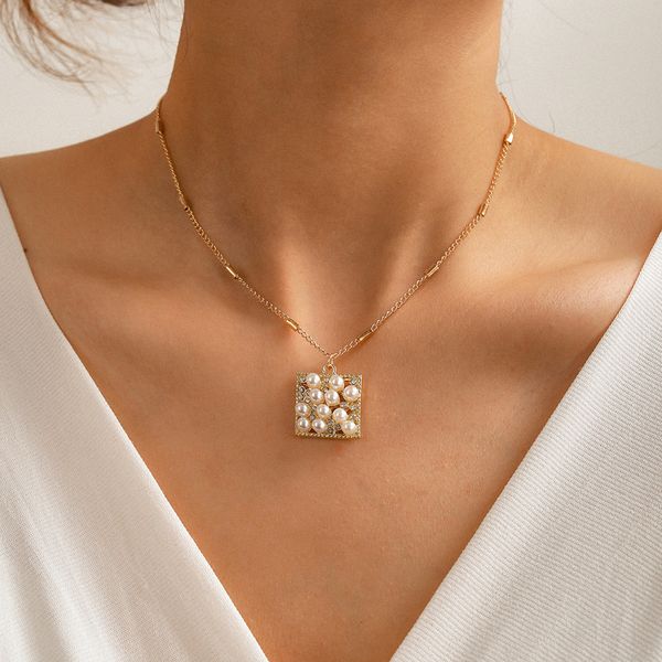 pendant necklaces huatang fashion crystal pearl necklace for women geometric square metal clavicle chain female party jewelry on the neck, Silver
pendant necklaces huatang fashion crystal pearl necklace for women geometric square metal clavicle chain female party jewelry on the neck, Silver