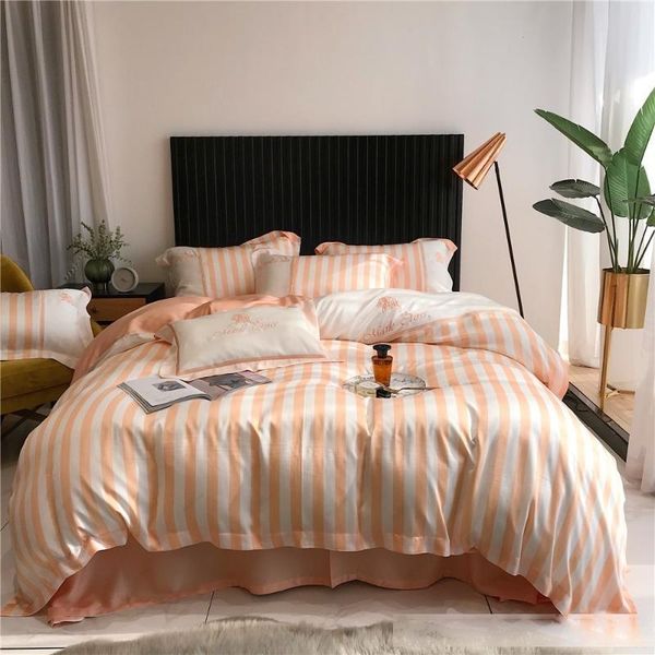 luxury gold bedding set with dark blue stripes print duvet cover pillowcase smooth silk bed sheets double bed linen for home 4pc
luxury gold bedding set with dark blue stripes print duvet cover pillowcase smooth silk bed sheets double bed linen for home 4pc
