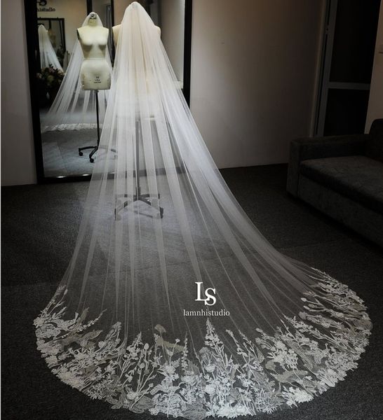 chapel length long wedding veil with lace appliques vestido de noiva longo custom made elegant bridal veil with comb, Black
chapel length long wedding veil with lace appliques vestido de noiva longo custom made elegant bridal veil with comb, Black