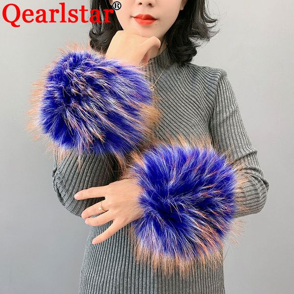 2020 new fur wrist faux raccoon fur cuff for women warm winter wrist sleeve decor arm wristbands elastic bracelet zkg35, Blue;gray
2020 new fur wrist faux raccoon fur cuff for women warm winter wrist sleeve decor arm wristbands elastic bracelet zkg35, Blue;gray