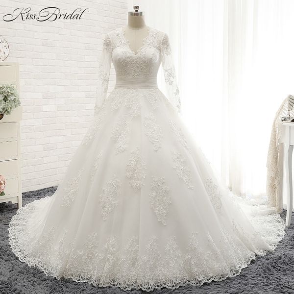 vestido de noiva long sleeves wedding dress 2017 sheer tulle back lace appliques wedding gowns bead belt bride dresses boda, Blue;red
vestido de noiva long sleeves wedding dress 2017 sheer tulle back lace appliques wedding gowns bead belt bride dresses boda, Blue;red