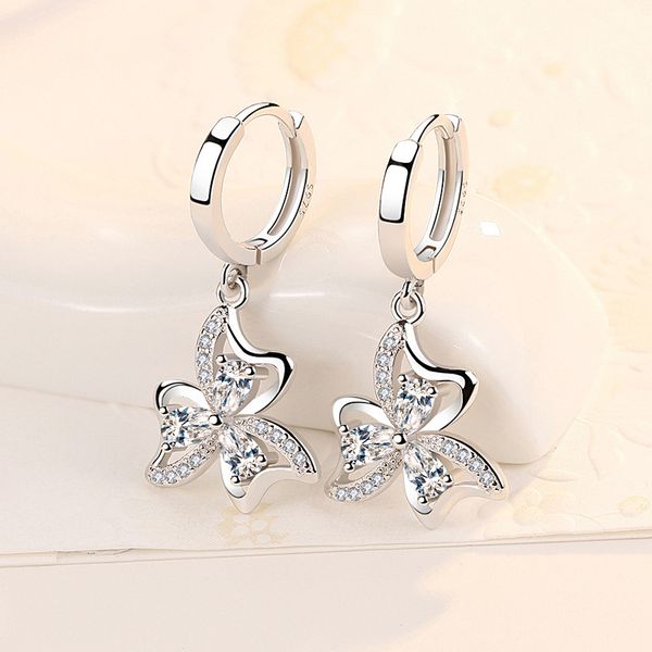 cute female crystal white stone earrings charm silver color long hoop earrings for women trendy zircon flower wedding, Golden;silver
cute female crystal white stone earrings charm silver color long hoop earrings for women trendy zircon flower wedding, Golden;silver