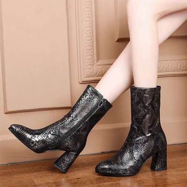 women's ankle boots shoes women snake skin pattern 2020 boots ladies pointed toe ladies short plush female zipper shoes, Black
women's ankle boots shoes women snake skin pattern 2020 boots ladies pointed toe ladies short plush female zipper shoes, Black