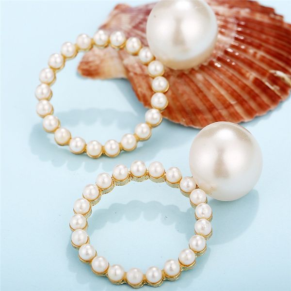 quality new fashion jewelry white imitation pearl earrings big round gold color statement earrings for woman
quality new fashion jewelry white imitation pearl earrings big round gold color statement earrings for woman