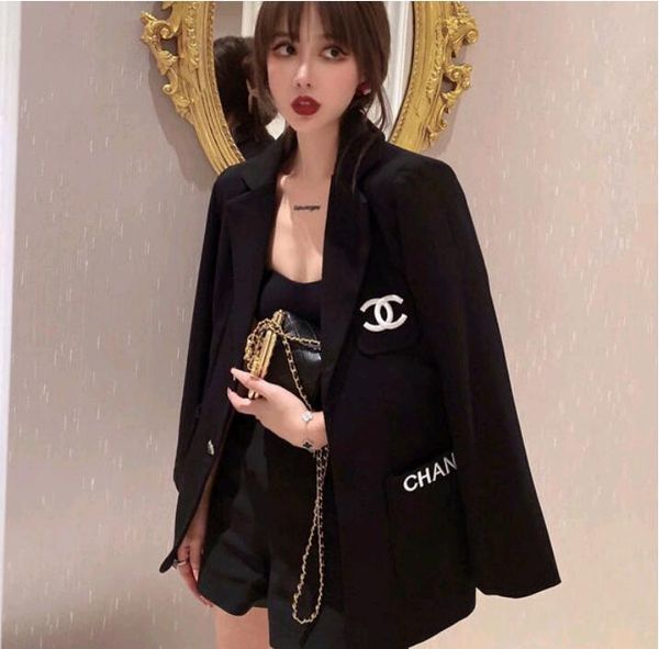 suit jacket female 2020 early autumn new style small fragrance wind letter solid color long sleeve loose-fitting slimming, Black;brown
suit jacket female 2020 early autumn new style small fragrance wind letter solid color long sleeve loose-fitting slimming, Black;brown