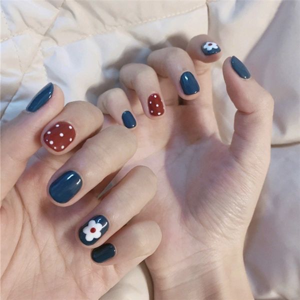 24pcs polka dot red and blue flower fake nails finished product ins artificial french section false nails with glue sticker, Red;gold
24pcs polka dot red and blue flower fake nails finished product ins artificial french section false nails with glue sticker, Red;gold
