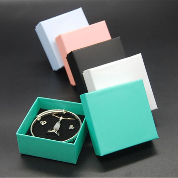 5 different color jewelry box mostly for earrings ring necklace pendant jewellery packaging and display 7.5x7.5x3.5cm, Black;white
5 different color jewelry box mostly for earrings ring necklace pendant jewellery packaging and display 7.5x7.5x3.5cm, Black;white