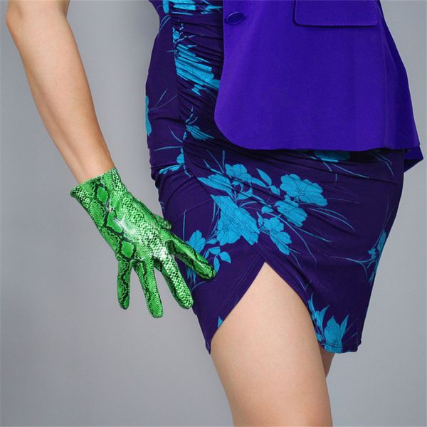 five fingers gloves snakeskin short 21cm patent leather emulation pu bright animal python green snake pattern female pu105, Blue;gray
five fingers gloves snakeskin short 21cm patent leather emulation pu bright animal python green snake pattern female pu105, Blue;gray