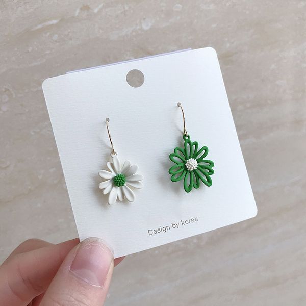 2020 small daisy women flower earrings simple cute metal daisy flower jewelry girls wedding party earrings wholesale, Silver
2020 small daisy women flower earrings simple cute metal daisy flower jewelry girls wedding party earrings wholesale, Silver