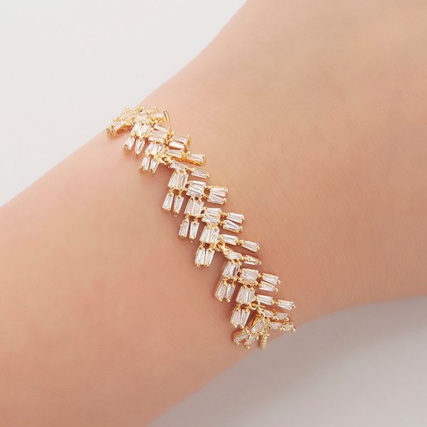 charm bracelets bracelet nankiya creative fashion fringe shape design romantic temperatment cubic zirconia sl114 bilezikler, Golden;silver
charm bracelets bracelet nankiya creative fashion fringe shape design romantic temperatment cubic zirconia sl114 bilezikler, Golden;silver