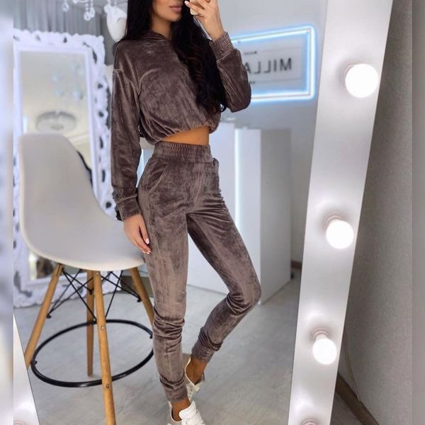 2020 new style for autumn and winter pure color sweater navel two-piece fashion casual sports suit, Gray
2020 new style for autumn and winter pure color sweater navel two-piece fashion casual sports suit, Gray