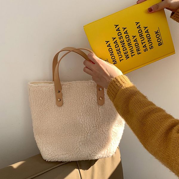 korea stlye women handbag large capacity winter new soft wool plush woman bags ladies totes shopping bag bolsa feminine white
korea stlye women handbag large capacity winter new soft wool plush woman bags ladies totes shopping bag bolsa feminine white
