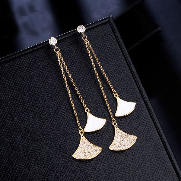 Double tassel ginkgo leaf earrings female earrings inlaid zircon temperament long fine needle earrings face shows net weight
Double tassel ginkgo leaf earrings female earrings inlaid zircon temperament long fine needle earrings face shows net weight