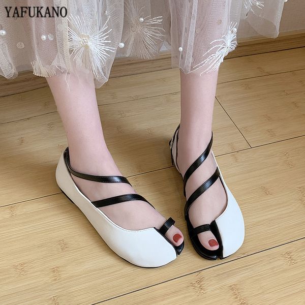 2020 retro womens shoes simple comfort roman clip toe shoes split toe single narrow strap mixed colors flat, Black
2020 retro womens shoes simple comfort roman clip toe shoes split toe single narrow strap mixed colors flat, Black