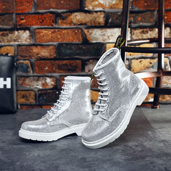 2020 martin boots female england 8 hole cow leather martin shoes high boots short low-heeled flat tube single women, Black
2020 martin boots female england 8 hole cow leather martin shoes high boots short low-heeled flat tube single women, Black