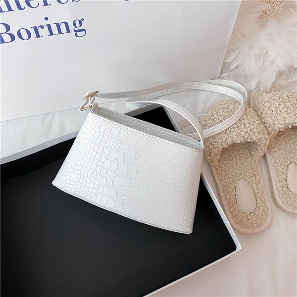 western style female bag 2020 new fashion net red one-shoulder underarm bag wild retro handbag women handbags
western style female bag 2020 new fashion net red one-shoulder underarm bag wild retro handbag women handbags