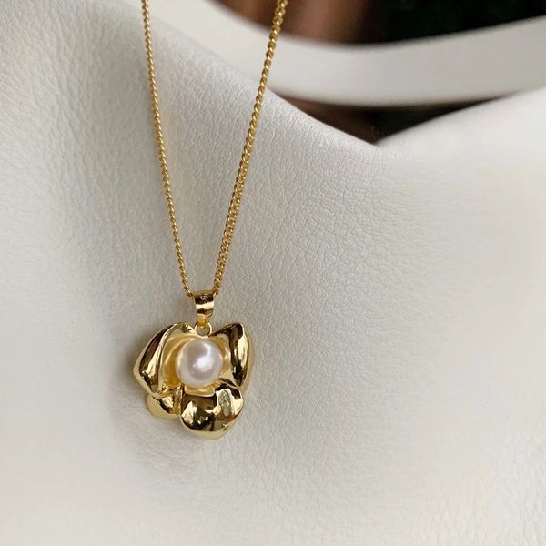 new creative flower pearl pendant necklaces vintage fashion daily jewelry temperament cute necklaces for women, Silver
new creative flower pearl pendant necklaces vintage fashion daily jewelry temperament cute necklaces for women, Silver