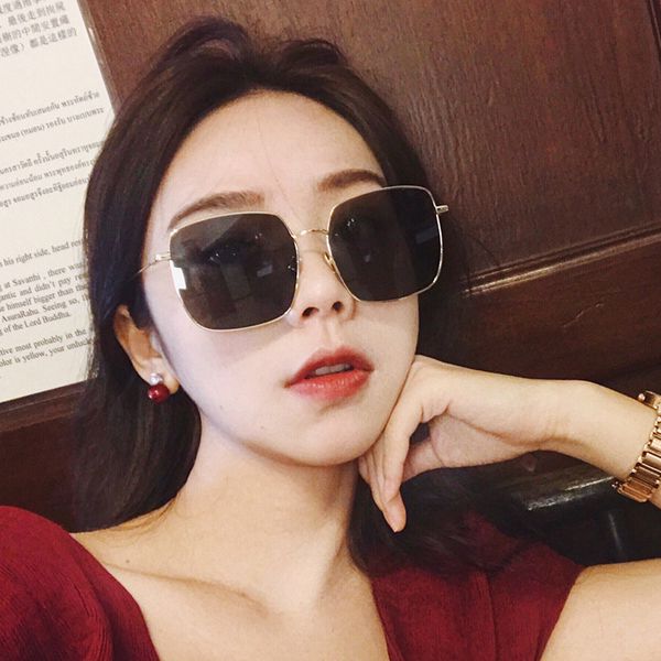 ladies fashion oversized sunglasses elegant square metal frame uv proof sunglasses, White;black
ladies fashion oversized sunglasses elegant square metal frame uv proof sunglasses, White;black