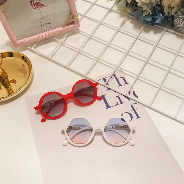 sunglasses children's 8373 plastic frame irregular fashion wholesale outdoor sun visors, White;black
sunglasses children's 8373 plastic frame irregular fashion wholesale outdoor sun visors, White;black