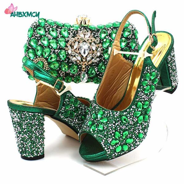 2020 classics style italian women shoes and bag to match in green color new design nigerian women shoes with crysta, Black
2020 classics style italian women shoes and bag to match in green color new design nigerian women shoes with crysta, Black
