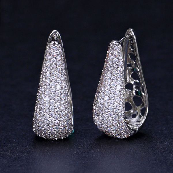 elegant minimalism white zircon crystal gems rose gold hoop huggie earring m02-e0205, Golden
elegant minimalism white zircon crystal gems rose gold hoop huggie earring m02-e0205, Golden