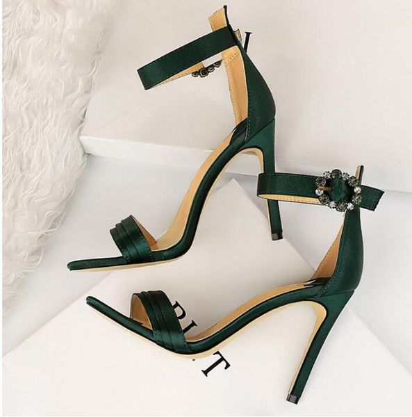 2020 crystal women satin 11cm high heels fetish silk sandals gladiator summer shoes open toe green platform blue satin sandles, Black
2020 crystal women satin 11cm high heels fetish silk sandals gladiator summer shoes open toe green platform blue satin sandles, Black