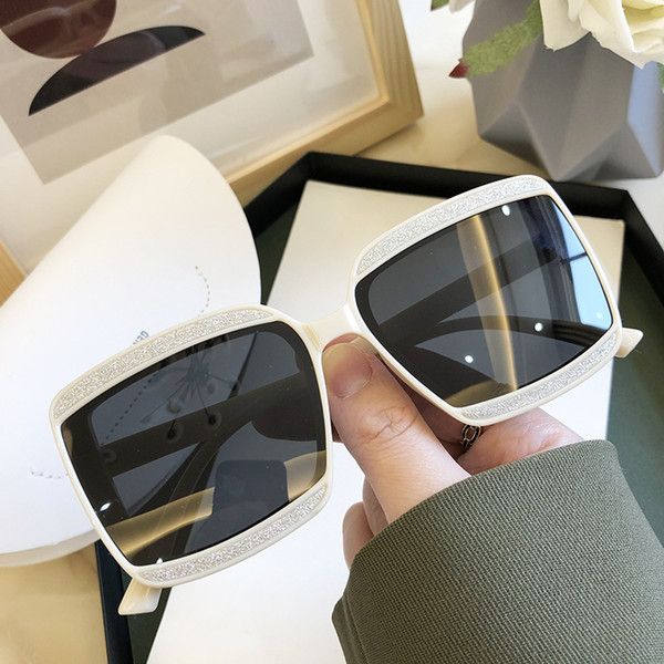 High Quality New Trendy women's Shining Sunglasses 2020 New Shades Fashion Square Sunglasses Female Lady Eyewear
High Quality New Trendy women's Shining Sunglasses 2020 New Shades Fashion Square Sunglasses Female Lady Eyewear