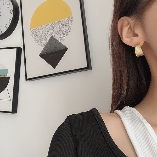 hoop & huggie fashion women earrings selling metal matte golden plating vintage statement for female lady gifts, Golden;silver
hoop & huggie fashion women earrings selling metal matte golden plating vintage statement for female lady gifts, Golden;silver
