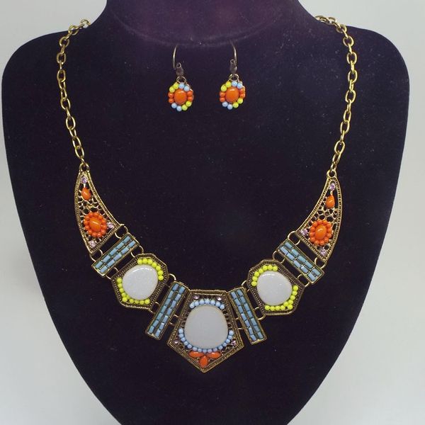 2020 kolye collares in europe and america exaggerated hollow out geometric color resin set auger clavicle chain necklace suits, Silver
2020 kolye collares in europe and america exaggerated hollow out geometric color resin set auger clavicle chain necklace suits, Silver