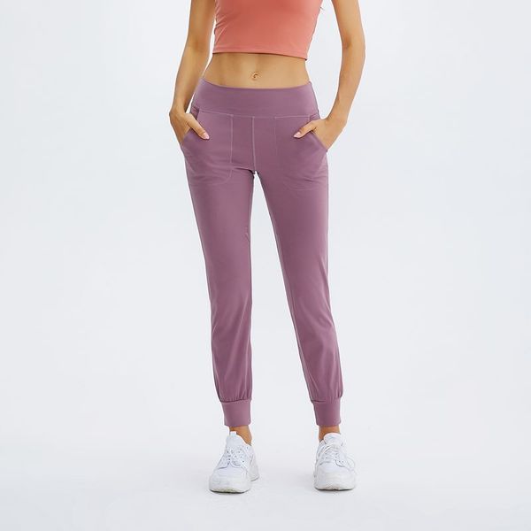 2020 new yoga pants nine-point pocket high waist slimming slimming jogging foot-binding sports casual yoga pants for girls, Black;white
2020 new yoga pants nine-point pocket high waist slimming slimming jogging foot-binding sports casual yoga pants for girls, Black;white