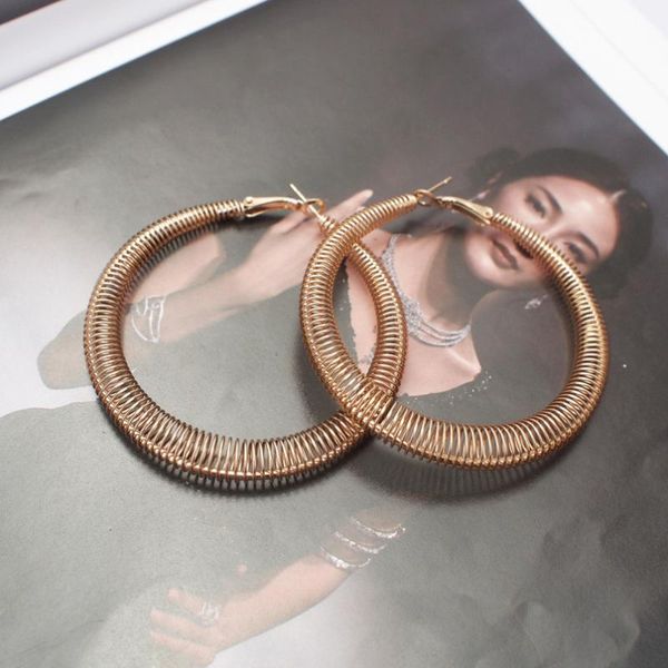 2020 new design hoop earrings for women irregular spring earrings for party anniversary daily jewelry, Golden;silver
2020 new design hoop earrings for women irregular spring earrings for party anniversary daily jewelry, Golden;silver