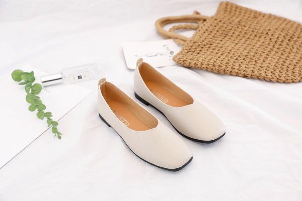 women's fashion white low high heels shoes summer luxury leathe women pumps comfortable designer casual shoes zapatos mujer 2020, Black
women's fashion white low high heels shoes summer luxury leathe women pumps comfortable designer casual shoes zapatos mujer 2020, Black