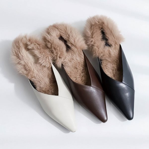 mljuese 2020 luxury women slippers hair pointed toe outside fur winter warm wool slippers black color size 33-40
mljuese 2020 luxury women slippers hair pointed toe outside fur winter warm wool slippers black color size 33-40