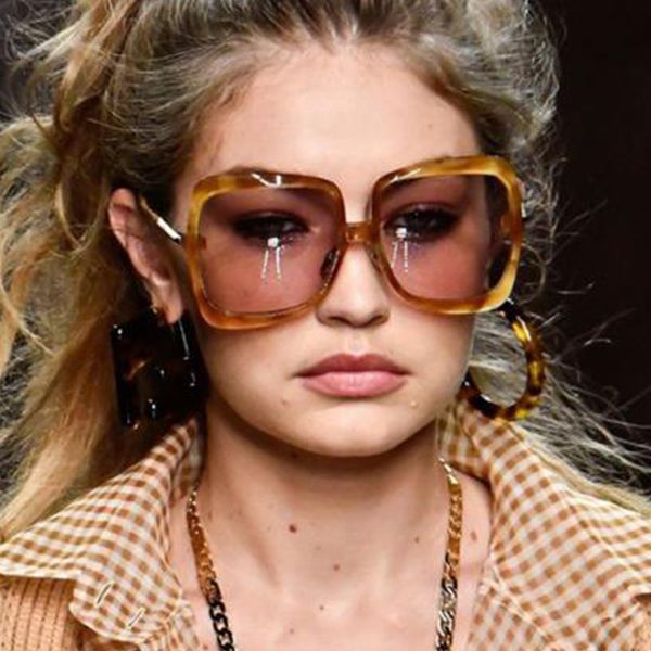 sunglasses vintage women oversized gradient lens 2021 fashion brand design metal frame female ladies oculos uv400, White;black
sunglasses vintage women oversized gradient lens 2021 fashion brand design metal frame female ladies oculos uv400, White;black