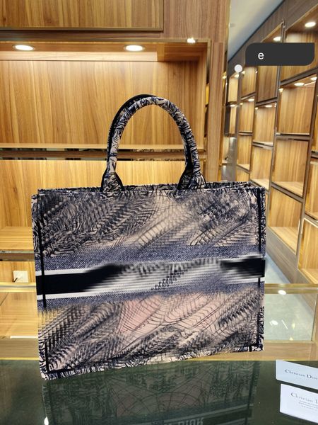 2019 original luxurys famous canvas designer handbags shopper tote shopper shoulder handbag bag bags purses women ladies crossbody
2019 original luxurys famous canvas designer handbags shopper tote shopper shoulder handbag bag bags purses women ladies crossbody