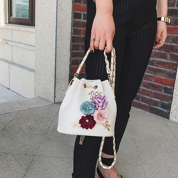 Vintage Handmade Flowers Bucket Bags Mini Shoulder Bags With Drawstring Small Cross Body Bags Pearl Leaves Decals
Vintage Handmade Flowers Bucket Bags Mini Shoulder Bags With Drawstring Small Cross Body Bags Pearl Leaves Decals