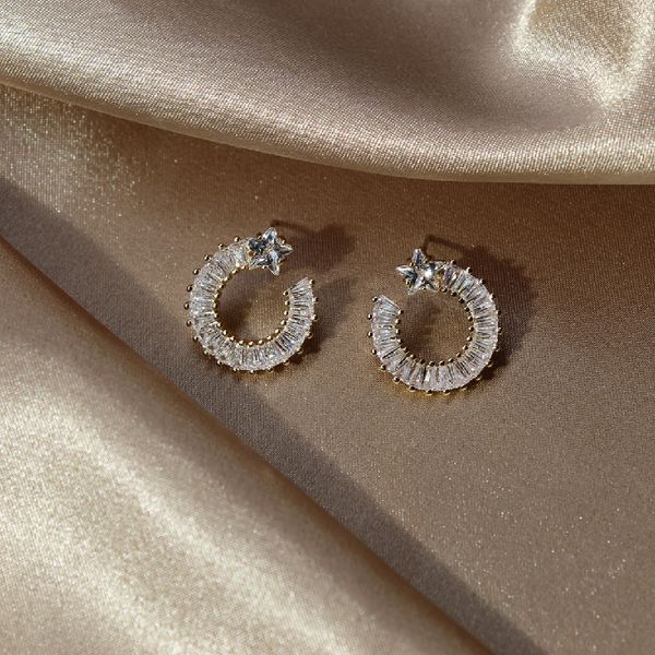 2020 korea fashion jewelry luxury full zircon personality notch pentagram round simple earrings for women, Golden;silver
2020 korea fashion jewelry luxury full zircon personality notch pentagram round simple earrings for women, Golden;silver