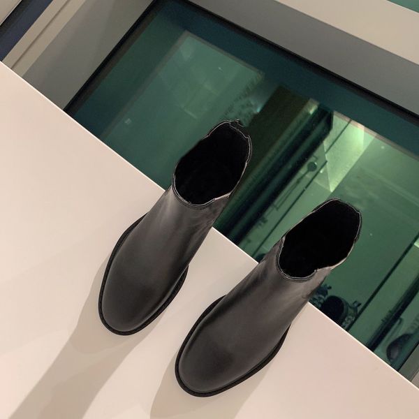 cowhide womens leather shoes lace up ribbon belt buckle ankle boots factory direct female rough heel round head size:35-40, Black
cowhide womens leather shoes lace up ribbon belt buckle ankle boots factory direct female rough heel round head size:35-40, Black