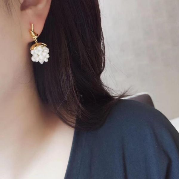 women jewelry designer preclous luxury earrings plated 18k gold knotted pearl grape earrings summer new products33, Silver
women jewelry designer preclous luxury earrings plated 18k gold knotted pearl grape earrings summer new products33, Silver