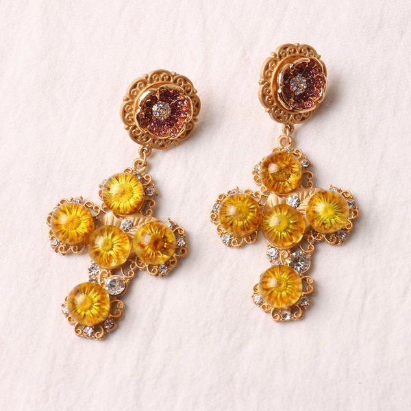 new luxury yellow earrings japan and south korea super flash personality crystal cross female earrings 709, Golden;silver
new luxury yellow earrings japan and south korea super flash personality crystal cross female earrings 709, Golden;silver
